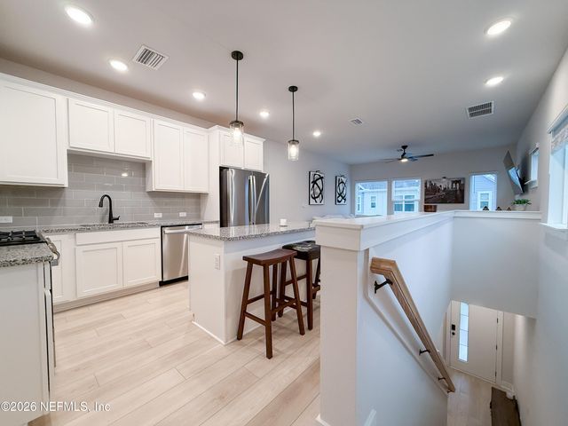 11102 QUANTUM Court, Jacksonville, FL 32256