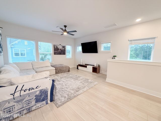 11102 QUANTUM Court, Jacksonville, FL 32256