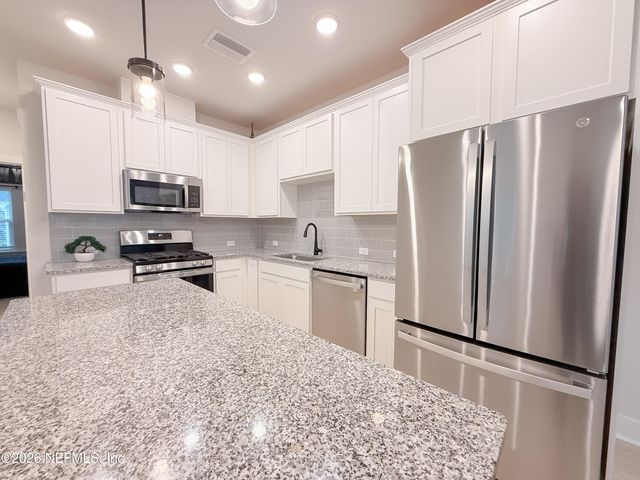 11102 QUANTUM Court, Jacksonville, FL 32256