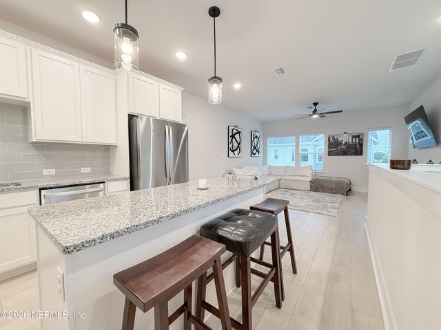 11102 QUANTUM Court, Jacksonville, FL 32256