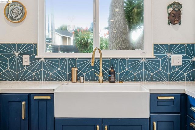 5845 5845 Bernhard Ave, Richmond, CA 94805