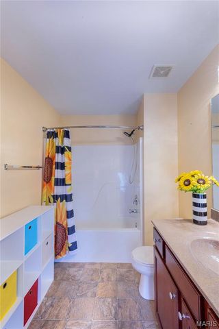 3148 Flatboat Station, St Charles, MO 63301