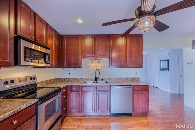 3148 Flatboat Station, St Charles, MO 63301