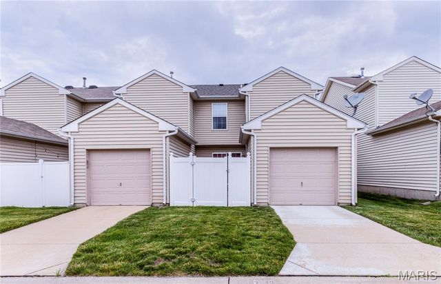 3148 Flatboat Station, St Charles, MO 63301