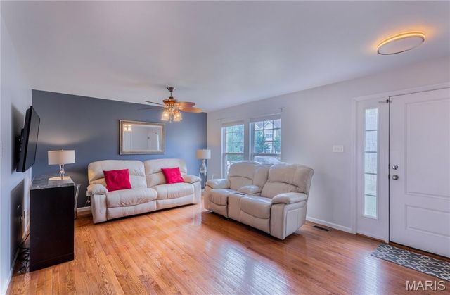 3148 Flatboat Station, St Charles, MO 63301