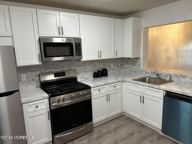 204 Forsythia Lane, Englishtown, NJ 07726