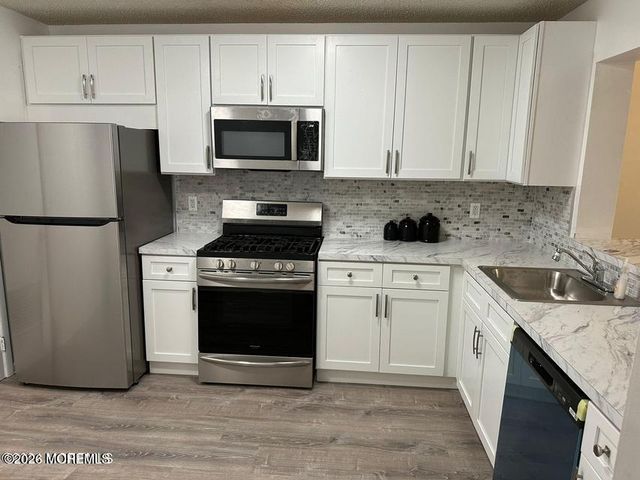 204 Forsythia Lane, Englishtown, NJ 07726