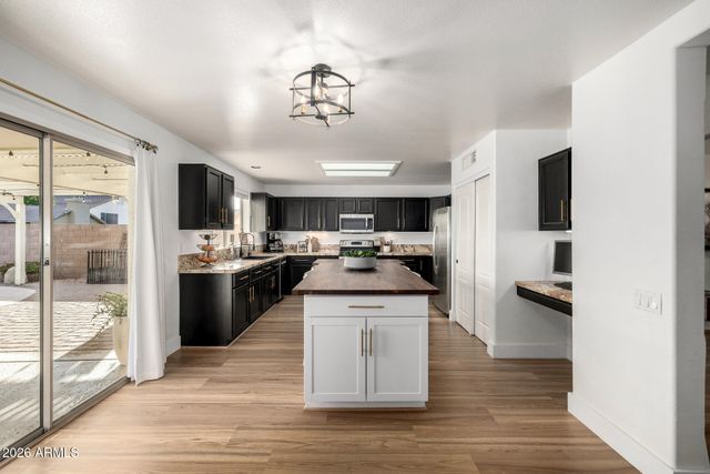 1725 E QUAIL Avenue, Phoenix, AZ 85024