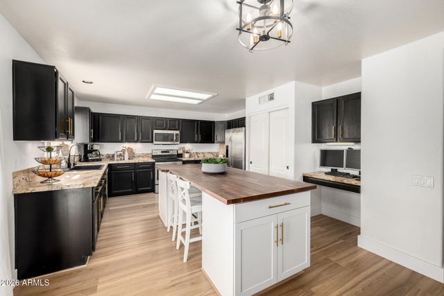 1725 E QUAIL Avenue, Phoenix, AZ 85024