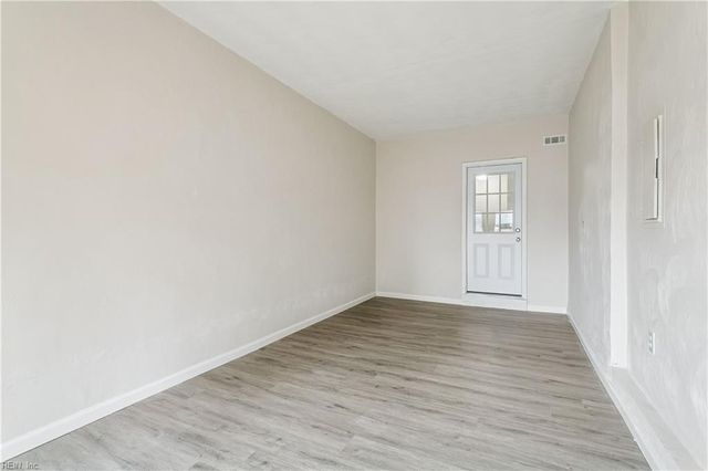 5984 Buckminister LN, Virginia Beach, VA 23462