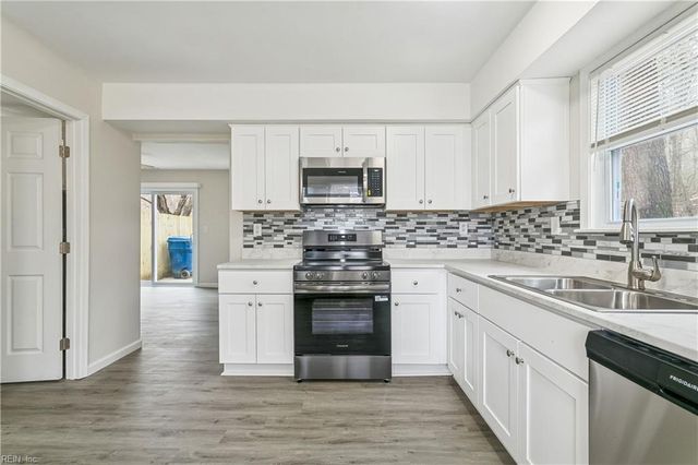 5984 Buckminister LN, Virginia Beach, VA 23462