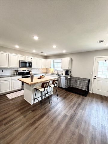 707 E Kara Lane, Rogers, AR 72758