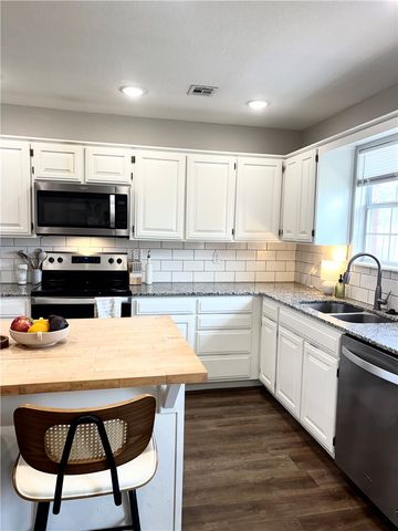 707 E Kara Lane, Rogers, AR 72758