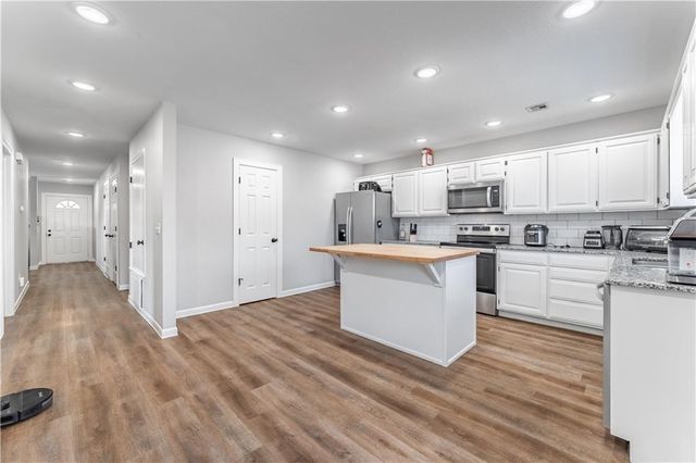 707 E Kara Lane, Rogers, AR 72758