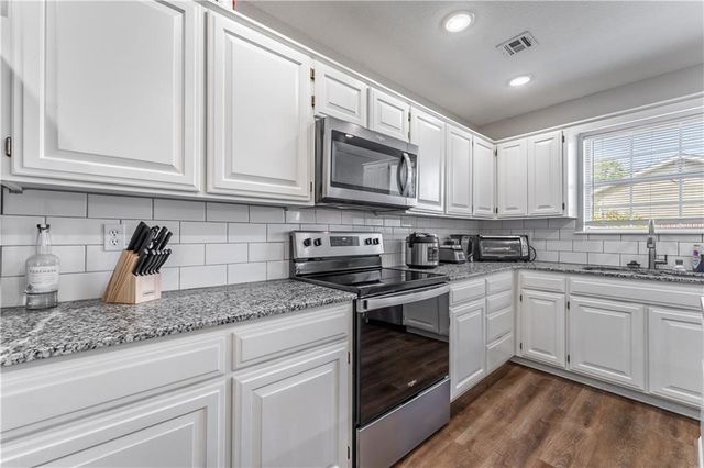 707 E Kara Lane, Rogers, AR 72758