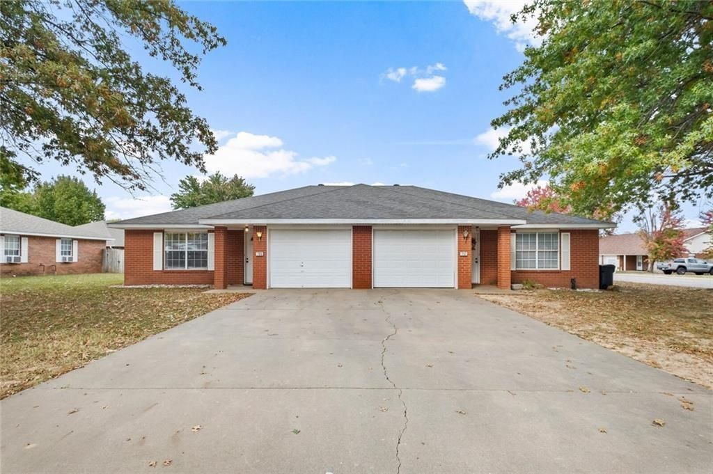 707 E Kara Lane, Rogers, AR 72758