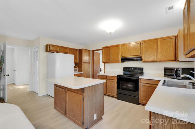 123 Linville Drive, Matthews, NC 28105