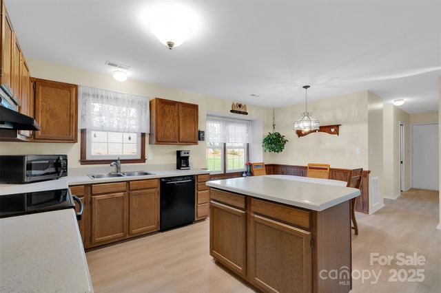 123 Linville Drive, Matthews, NC 28105