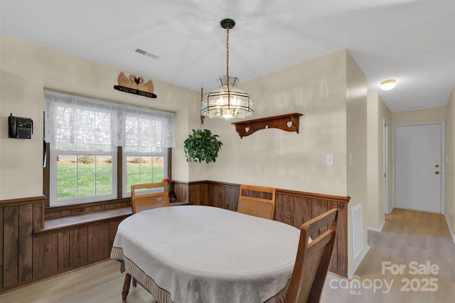 123 Linville Drive, Matthews, NC 28105