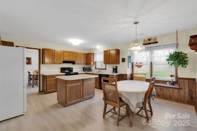 123 Linville Drive, Matthews, NC 28105