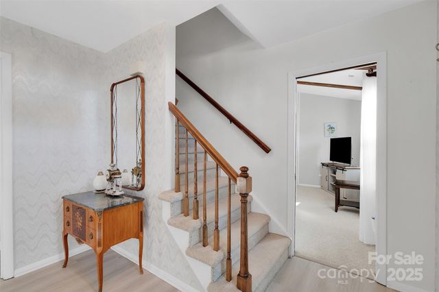 123 Linville Drive, Matthews, NC 28105