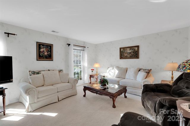 123 Linville Drive, Matthews, NC 28105