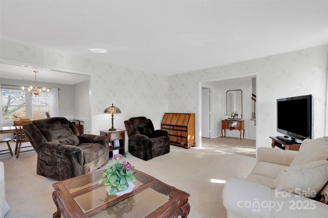 123 Linville Drive, Matthews, NC 28105