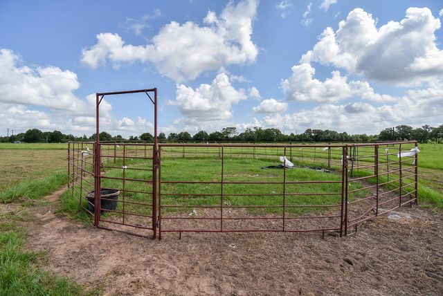 1508 County Road 217, Weimar, TX 78962
