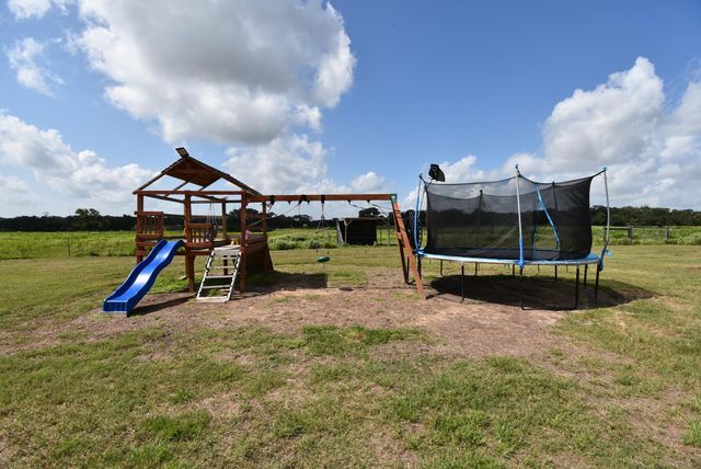 1508 County Road 217, Weimar, TX 78962