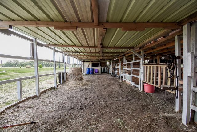 1508 County Road 217, Weimar, TX 78962
