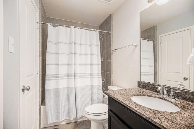 2228 Flower Croft Lane, League City, TX 77573