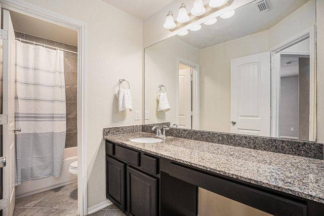 2228 Flower Croft Lane, League City, TX 77573