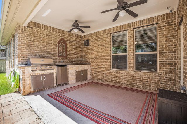 2228 Flower Croft Lane, League City, TX 77573