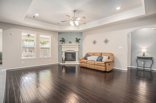 2228 Flower Croft Lane, League City, TX 77573