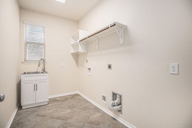 2228 Flower Croft Lane, League City, TX 77573