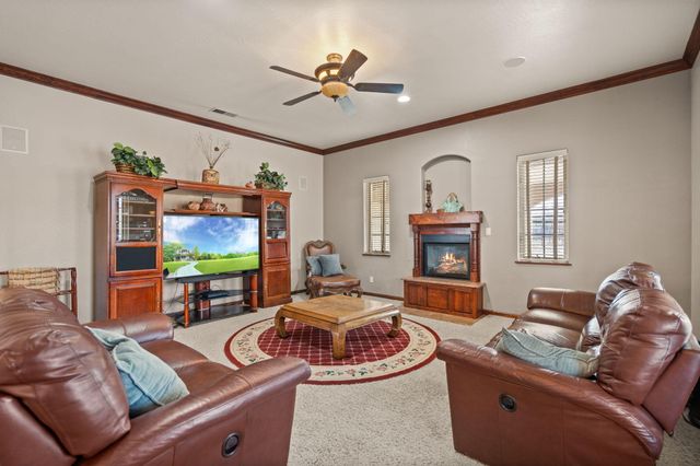 2686 Della Road SW, Albuquerque, NM 87105