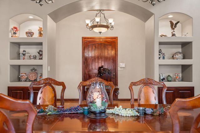 2686 Della Road SW, Albuquerque, NM 87105