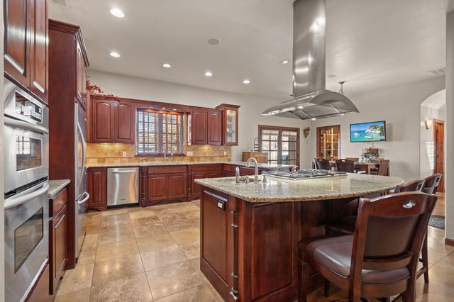 2686 Della Road SW, Albuquerque, NM 87105