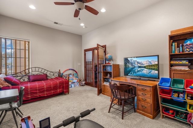 2686 Della Road SW, Albuquerque, NM 87105