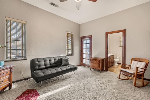 2686 Della Road SW, Albuquerque, NM 87105