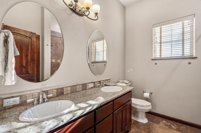 2686 Della Road SW, Albuquerque, NM 87105