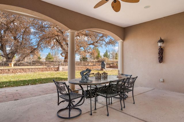 2686 Della Road SW, Albuquerque, NM 87105