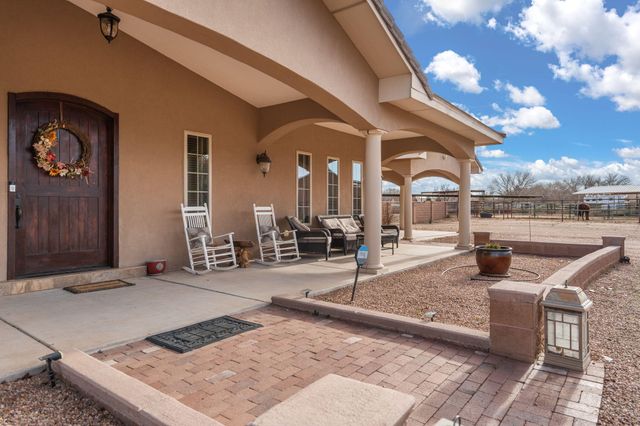 2686 Della Road SW, Albuquerque, NM 87105