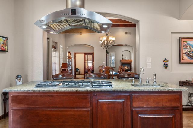 2686 Della Road SW, Albuquerque, NM 87105