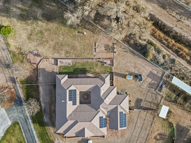 2686 Della Road SW, Albuquerque, NM 87105