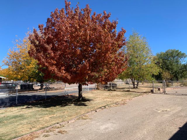 2686 Della Road SW, Albuquerque, NM 87105