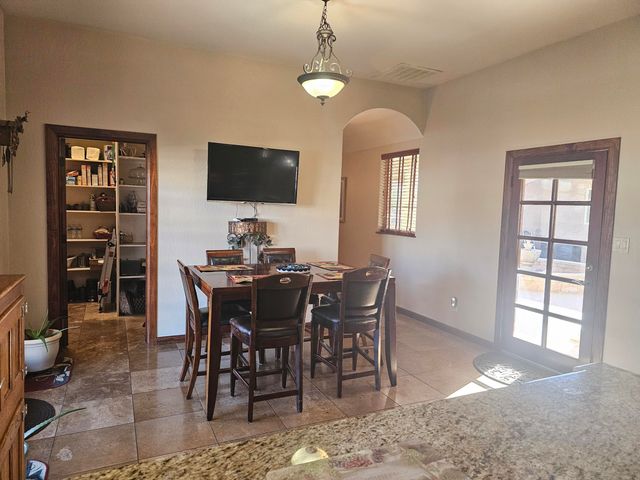 2686 Della Road SW, Albuquerque, NM 87105