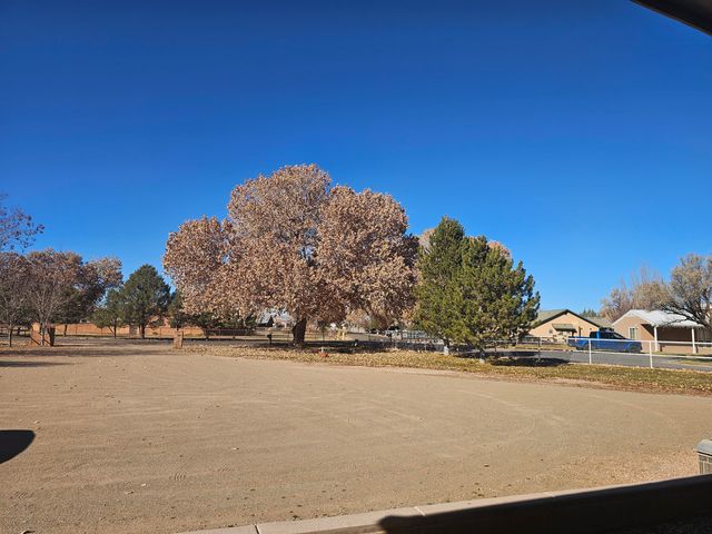 2686 Della Road SW, Albuquerque, NM 87105