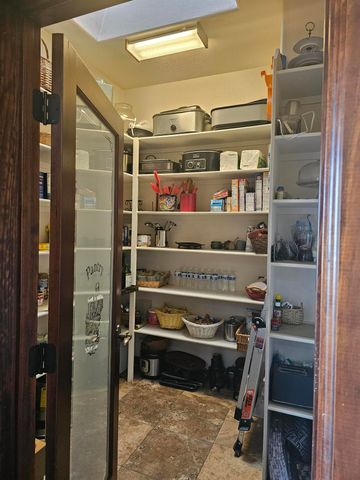 2686 Della Road SW, Albuquerque, NM 87105