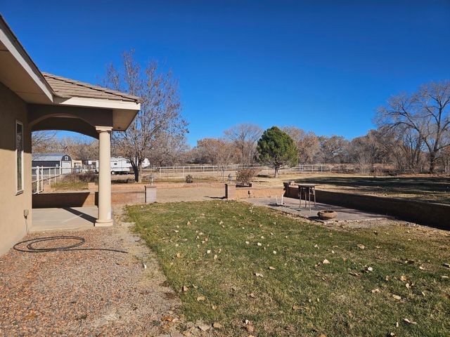 2686 Della Road SW, Albuquerque, NM 87105